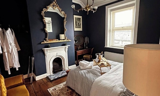 Dublin Cabina | Blue Room @ The Royal Lodge Dublin