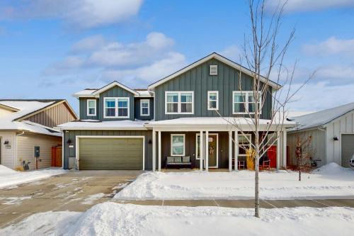 Bozeman Casa | Blue Skies Over Butler Creek