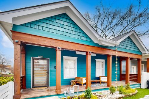 Old Fourth Ward Casa | Blue Skies Over Randolph St.