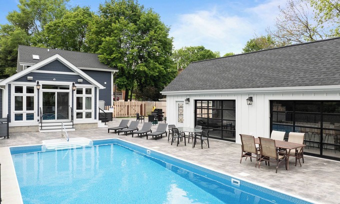 Lake Geneva Casa | Blue Sky Oasis | Saltwater Pool | Cabana Lounge | Hot Tub