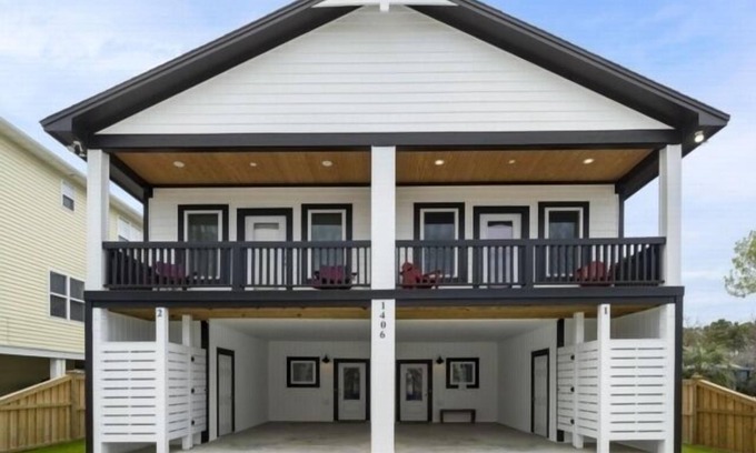 Wilmington Beach Villa | Blue Snapper (3-Bedroom Villa) by RedAwning