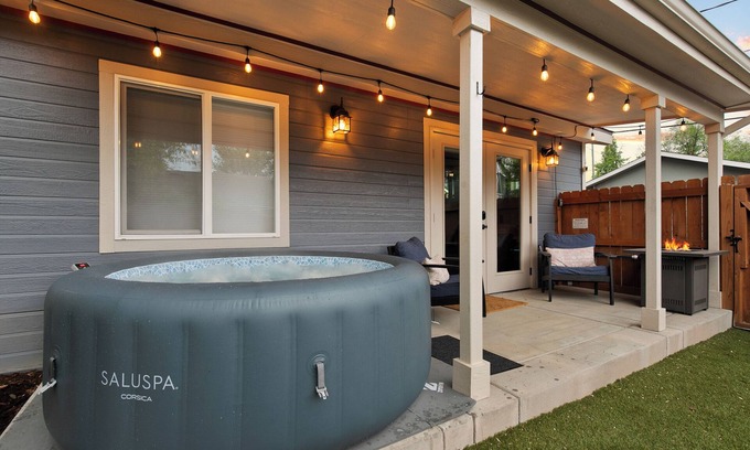 Central Colorado Springs Casa | Blue Spruce-Newly Remodeled-Hot Tub-Close to DT