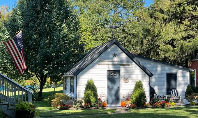 Fennville Otro | Blue Vieira Cottage Inc.
