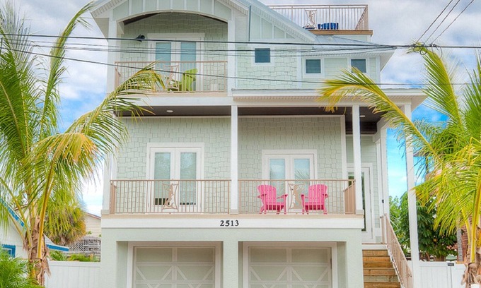 Bradenton Beach Casa | Blue Water Beach House: 5+ bdrm, 4. 5 baños, piscina climatizada / spa, 1. 5 cuadras de la playa