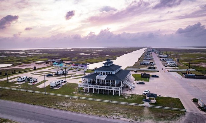 Freeport Casa | Blue Water RV Resort