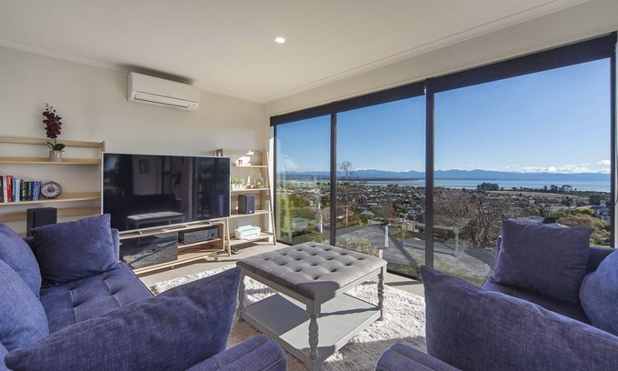 Tahunanui Casa | Blue Water Views - Modern, Sun-filled & Offers Fantastic Views over Tasman Bay.