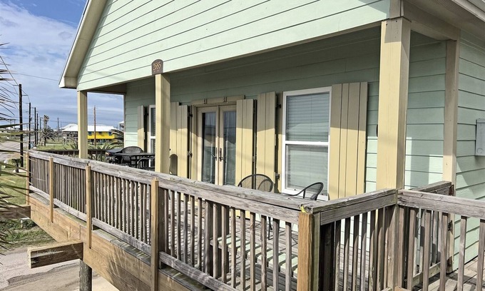 Grand Isle Casa | Blue Water Villa J - Y-Knot - Beach Access - Island Realty