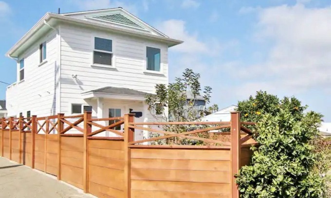 Point Loma Heights Casa | Blue Whale Beach House!