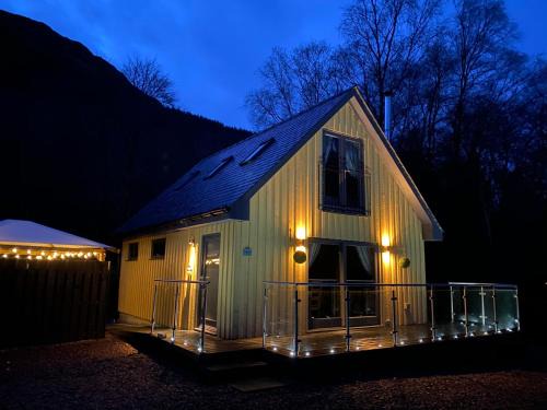 West Laroch Casa | Bluebell Cottage with Hot Tub