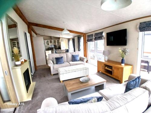 Skegness Complejo | Bluebell Luxury 2 Bedroom Lodge - a perfect couples retreat at Southview