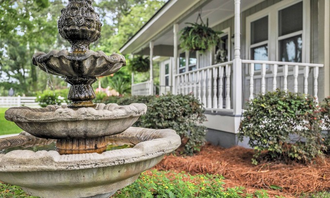 Richmond Hill Casa | Blueberry Bungalow - Charming 3 bedroom house in peaceful Richmond Hill.