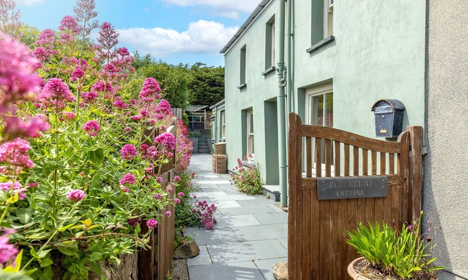 Solva Cabaña | Blueberry Cottage, Holiday cottage Solva, Sleeps 6, 3 bedrooms, bathrooms