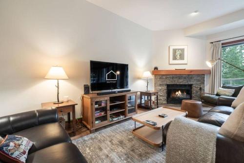 Blueberry Hill Casa | Blueberry Hill Estates 3180 by Outpost Whistler