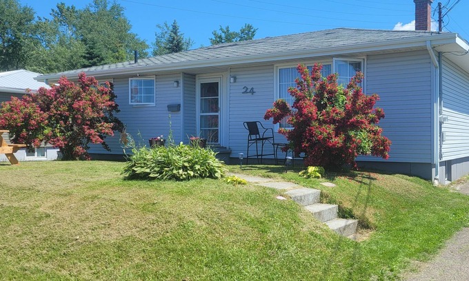 Cape Breton Regional Municipality Cama Y Desayuno | Blueberry Hilltop Hideaway