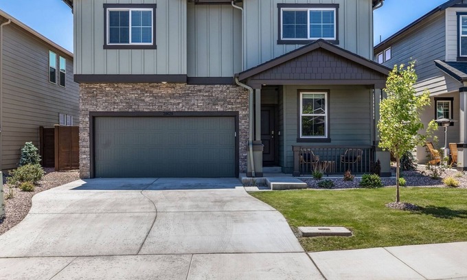 Old Farm District Casa | Bluebird Day - Slate House
