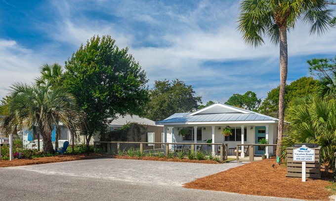 Santa Rosa Beach Cabaña | Bluefish Coastal Cottage - 3 habitaciones / 2 baños - Cerca de la playa, bicicletas y jacuzzi.