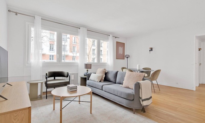 Auteuil Apartamento | Blueground | Auteuil, elevator & concierge