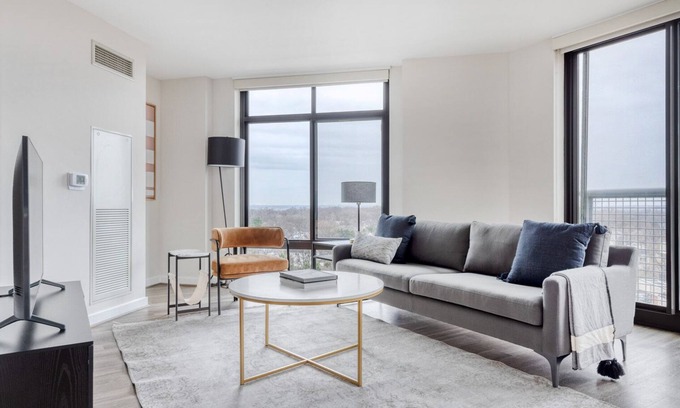 Ballston Apartamento | Blueground | Ballston, pool, nr Arlington Cemetery
