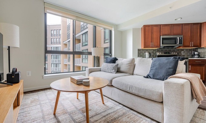 Ballston Apartamento | Blueground | Ballston, pool, nr Arlington Cemetery