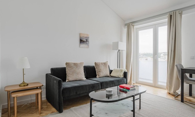 Benfica Apartamento | Blueground | Benfica, furnished, washer, a/c