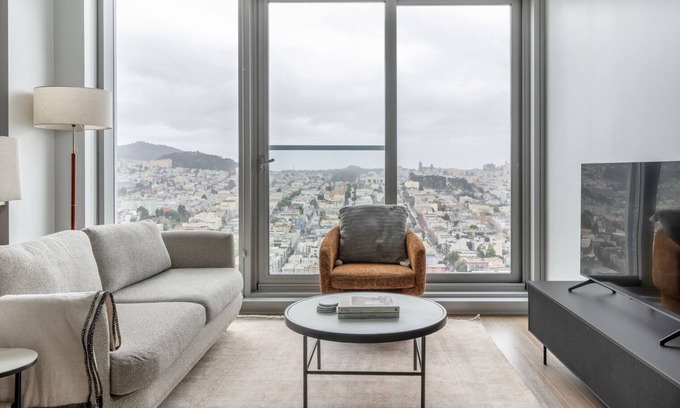 Civic Center Apartamento | Blueground | Civic Center, pool, nr Civic Center Plaza