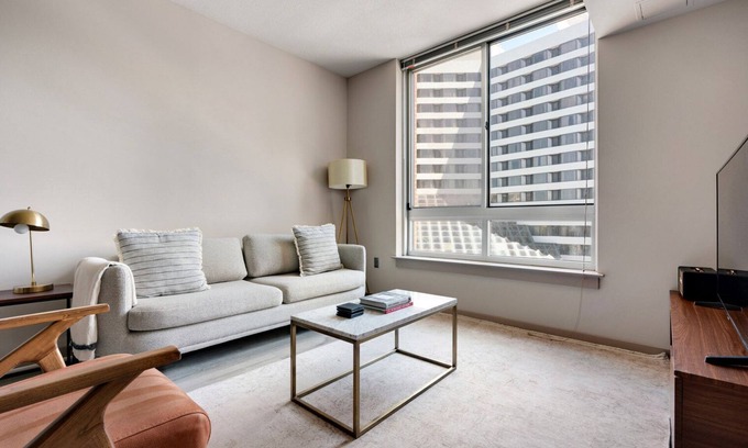 Crystal City Apartamento | Blueground | Crystal City, rooftop, nr Potomac River