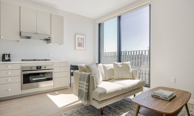 Chinatown Apartamento | Blueground | Downtown, elevator, nr parks