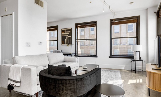 Historic Core Apartamento | Blueground | Historic Core, view, nr Walt Disney Concert Hall