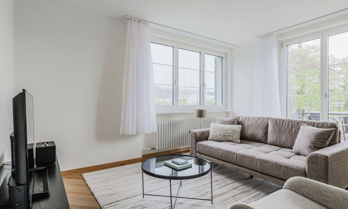 Meilen District Apartamento | Blueground | Küsnacht, w/d, furniture & decor
