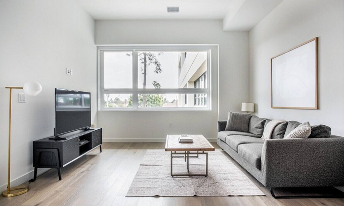 Greater Wilshire - Hancock Park Apartamento | Blueground | Mid-Wilshire, AC, w/d, nr LACMA