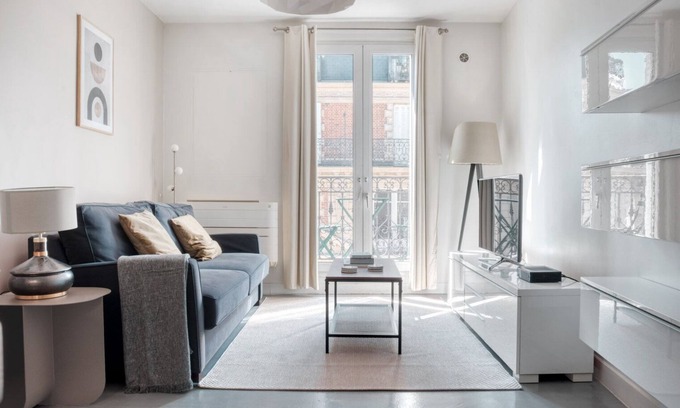 Quartier Sainte-Avoye Apartamento | Blueground | Montorgueil, balcony, nr Les Halles