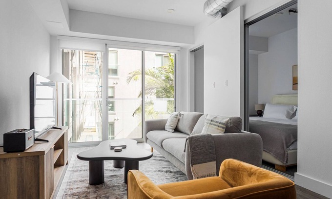 Culver City Apartamento | Blueground | Palms, pool, nr Culver City Park