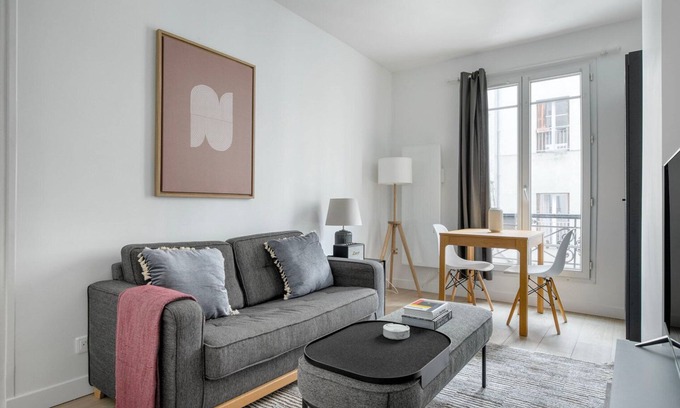 Saint-Vincent-de-Paul Apartamento | Blueground | Pigalle, near shops