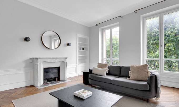 Neuilly-sur-Seine Apartamento | Blueground | Pont de Neuilly, nr shops & dining