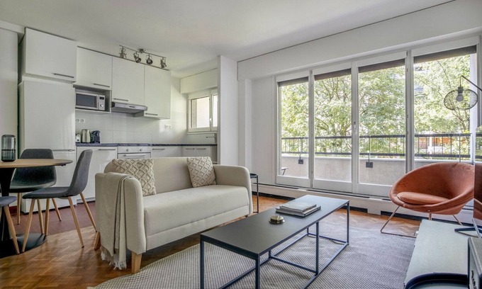 Quartier de Javel Apartamento | Blueground | Porte Saint Cloud, balcony, nr sports