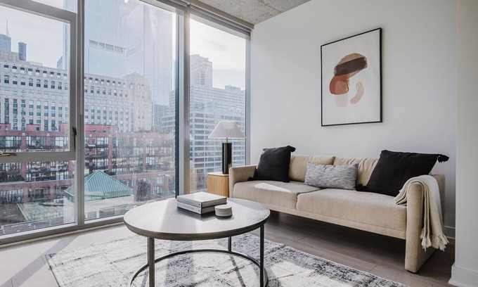 Killgubbin Apartamento | Blueground | River North, rooftop & gym, nr Mart