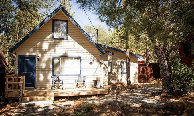 Sugarloaf Chalet De Esquí | BlueJay Chalet - Cozy Modern Cabin - Sleeps 6!