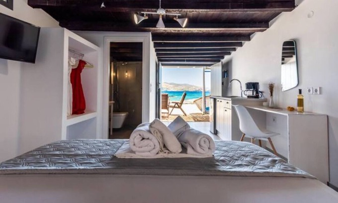 Apollonia Apartamento | BlueNote Milos - Sea Side Boathouse