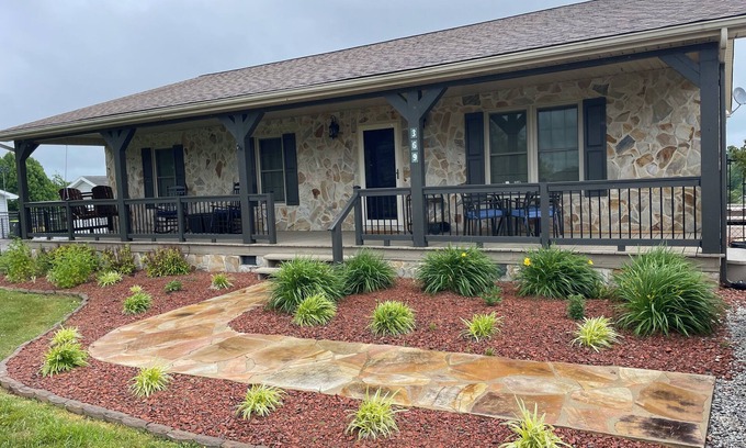 Fancy Gap Casa | BlueRidge Pkwy cozy pet friendly home w/fenced yard, lovely views from decks