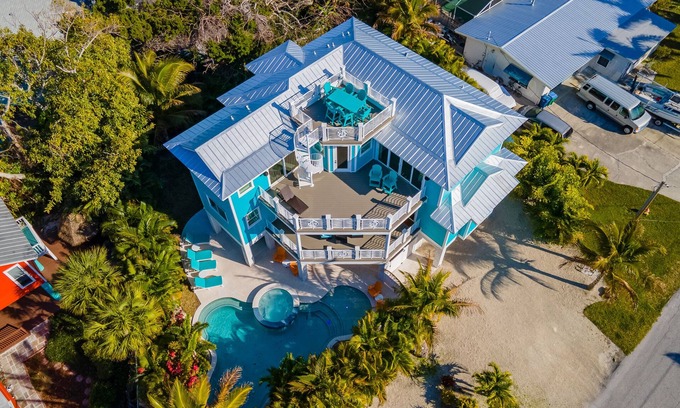 Holmes Beach Casa | Bluetique: Monthly luxury beach home, private pool, rooftop deck