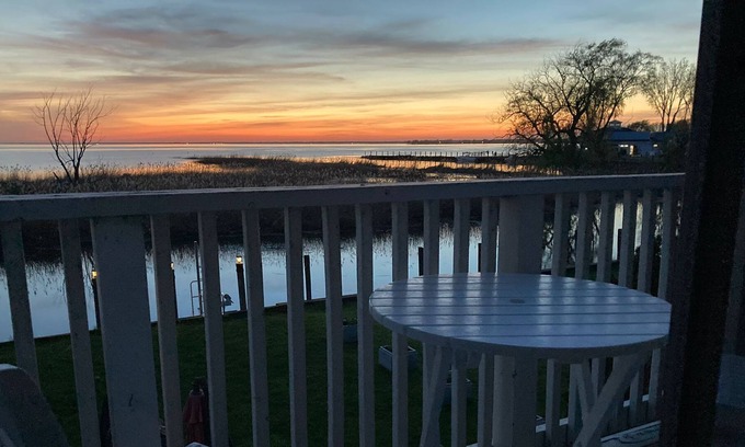 Anchorville Cabaña | Blueview Cottage on Lake St. Clair