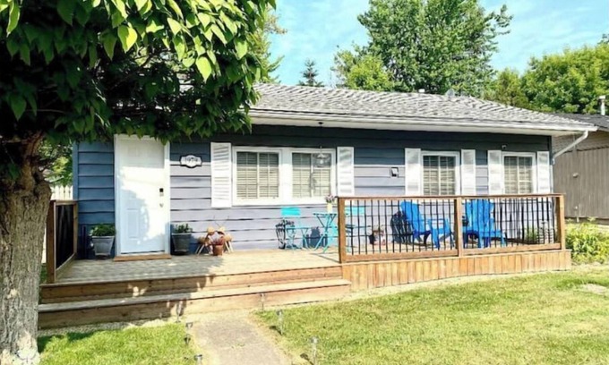 Brights Grove Cabaña | Bluewater Delight