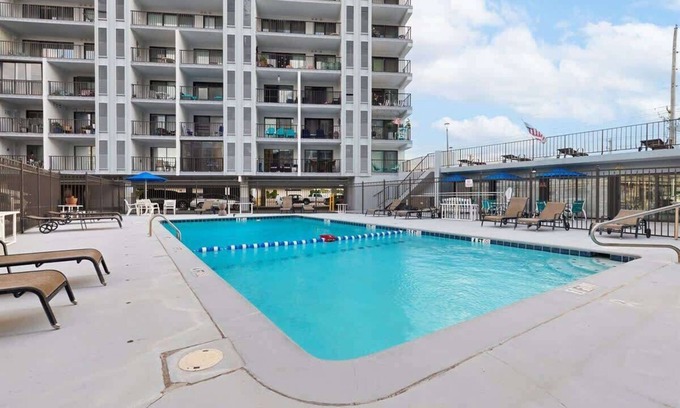North Ocean City Condominio | Bluewater East | 1BR 1BA Condo Oceanside w/pool
