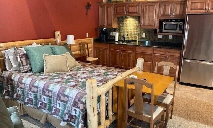 Peterson Casa | Bluff Country Retreat - Bunk House - near Lanesboro & the Root River Bike Trail