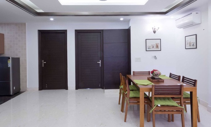 RK Puram Cama Y Desayuno | Bnb Defense Colony Woodpecker (habitación privada) con aire acondicionado y wifi
