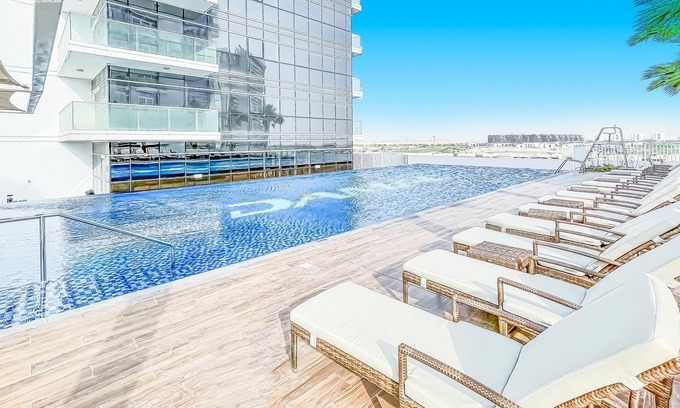 Dubai Apartamento | bnbme | Damac Hills Carson Tower | STUDIO