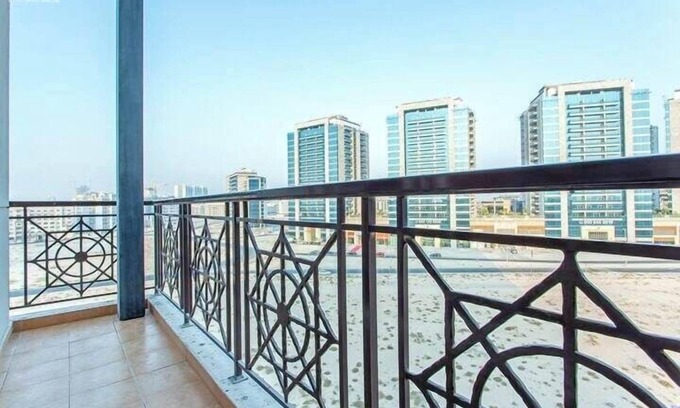 Al Barsha Apartamento | bnbme | Luxury Al Barsha Apt near Miracle Garden