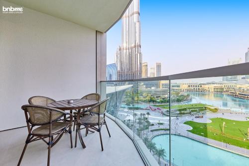 Downtown Dubai Apartamento | bnbme - Luxury Downtown Dubai Apt Burj Khalifa Fountain Views Pool Gym Parking