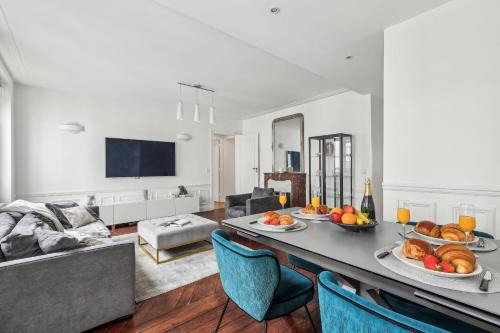 Faubourg-du-Roule Apartamento | BnBNova - 3BR - Champs Élysées