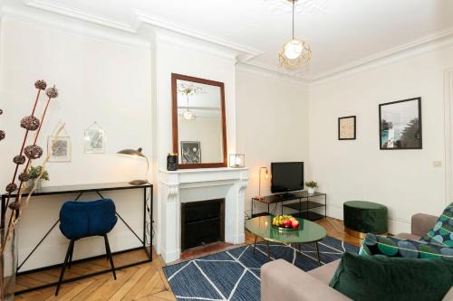 Saint-Victor Apartamento | BnBNova - Notre-Dame - 1BR with Balcony